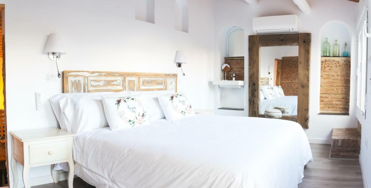 Pintores Rooms Apartamentos Turisticos Caces Exterior foto